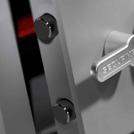 Digital Security Safe - Securikey Mini Vault Silver 3E - bolts